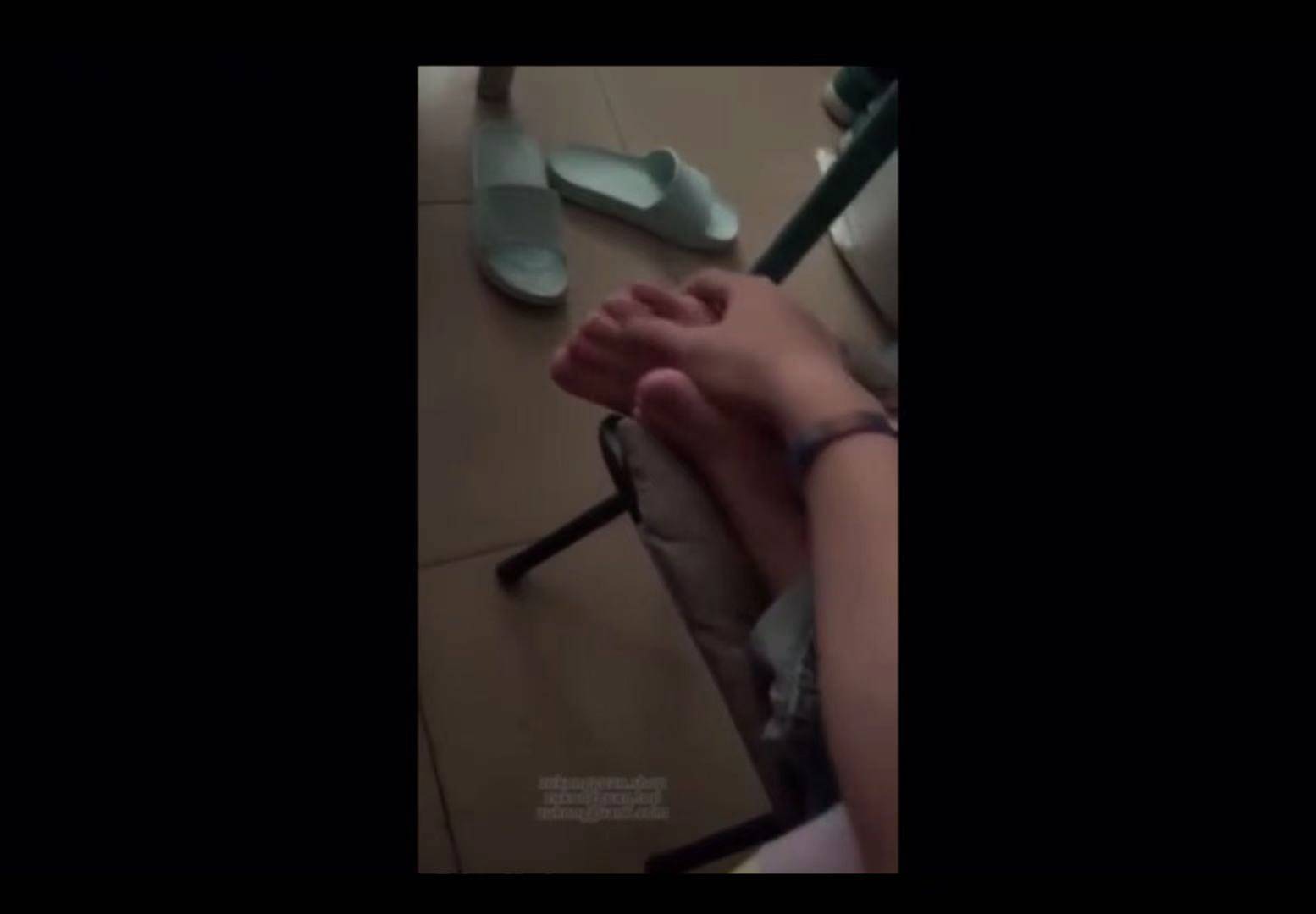【自购真实】疯狂玩舔熟睡女朋友的嫩脚，太可爱了