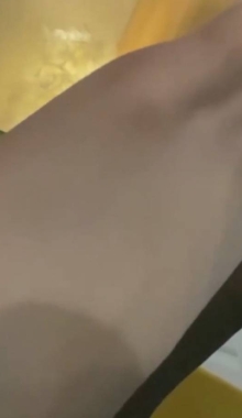 大神约玉足超级好看又白嫩的小姐姐撕开黑丝tian吃美足